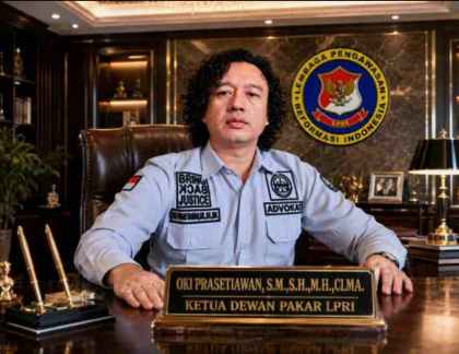 PERSOALAN MEDIA SOSIAL BERUJUNG PENGEROYOKAN, PRAKTISI HUKUM OKI PRASETIAWAN DESAK APARAT USUT TUNTAS KASUS KEKERASAN DI SURABAYA IMG_20260524_183513.jpg